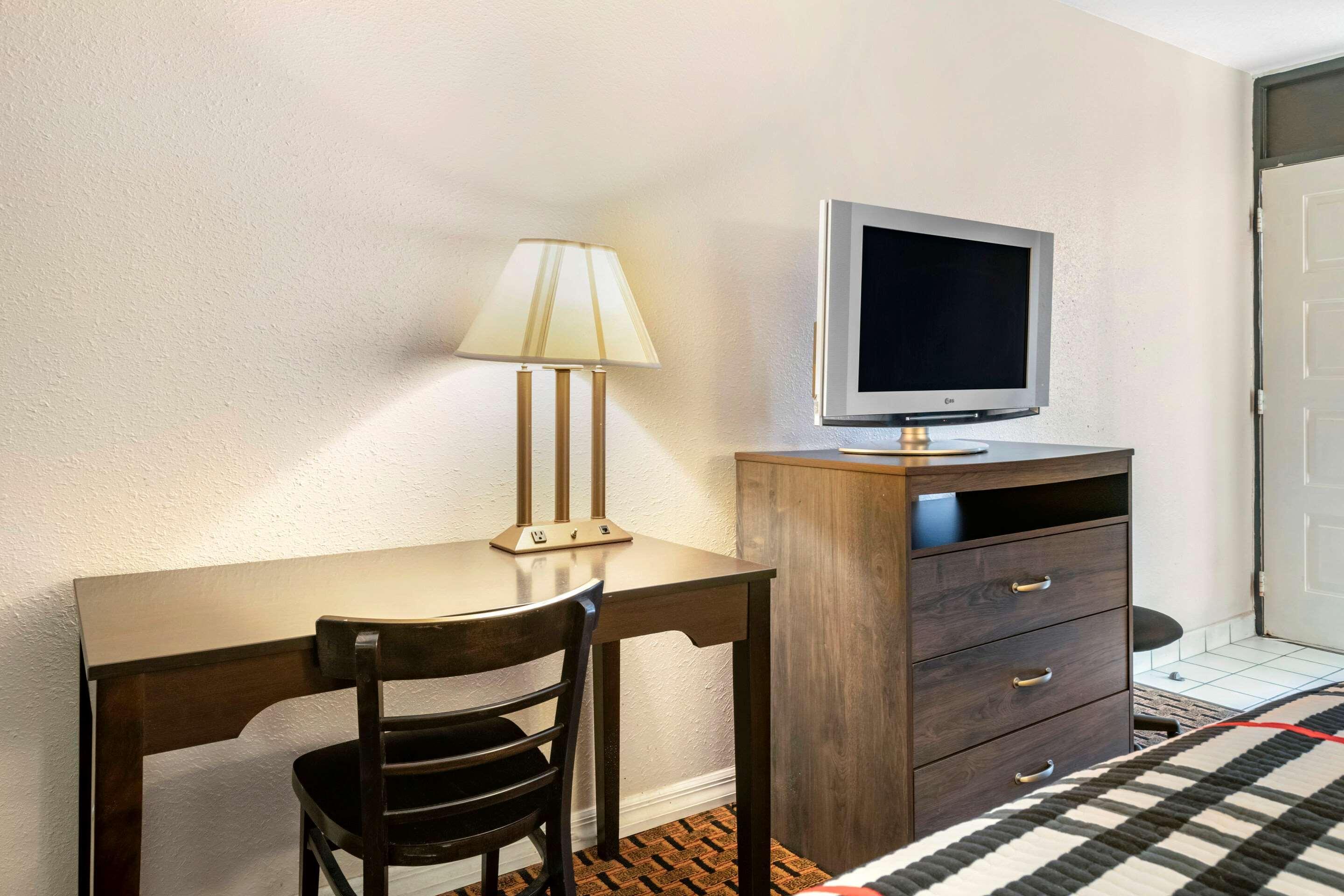 Rodeway Inn New Port Richey Zewnętrze zdjęcie