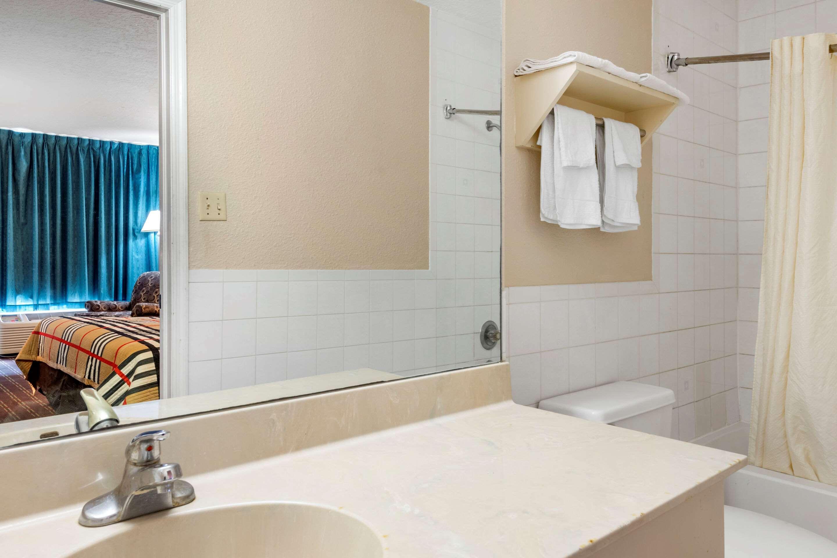 Rodeway Inn New Port Richey Zewnętrze zdjęcie