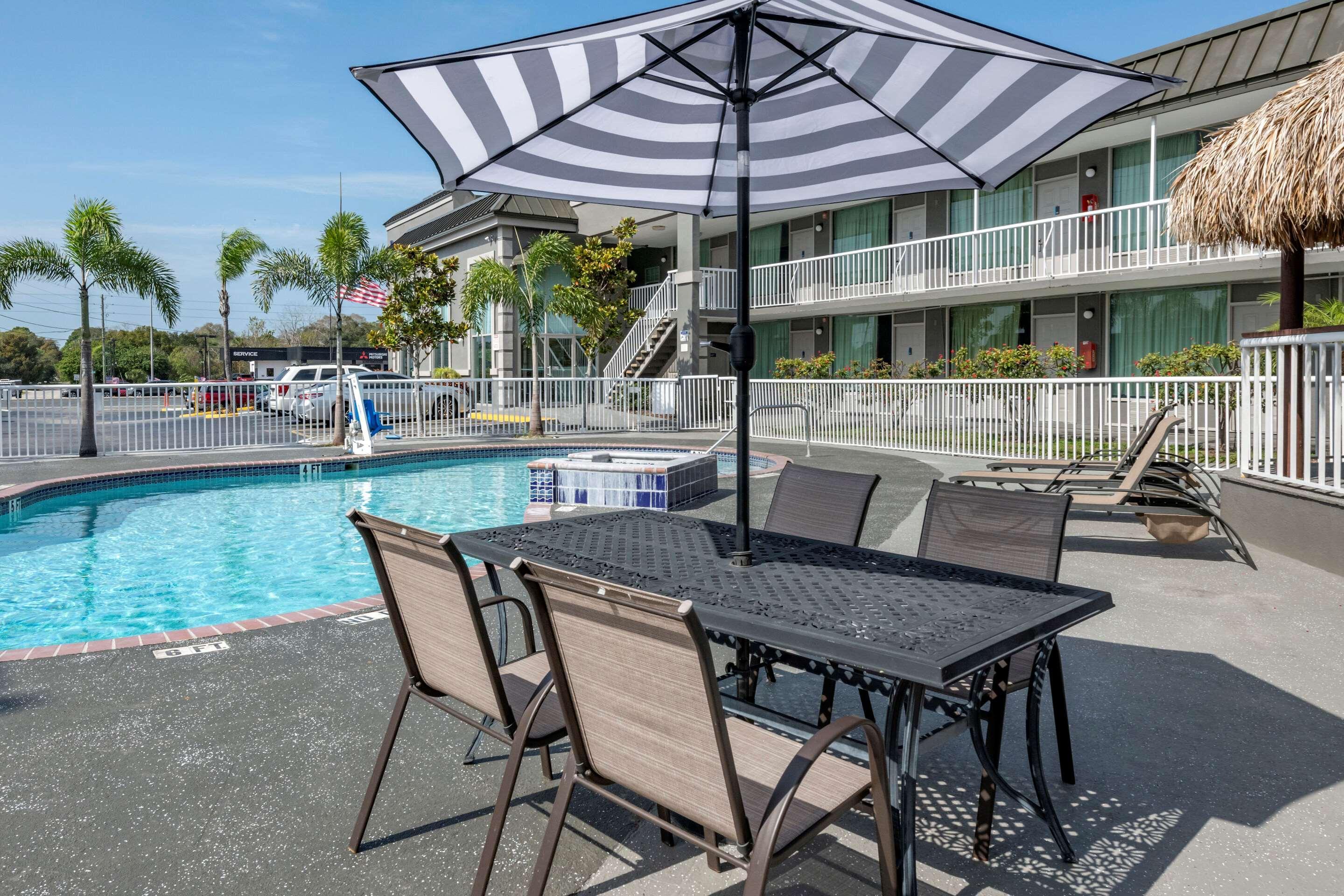 Rodeway Inn New Port Richey Zewnętrze zdjęcie