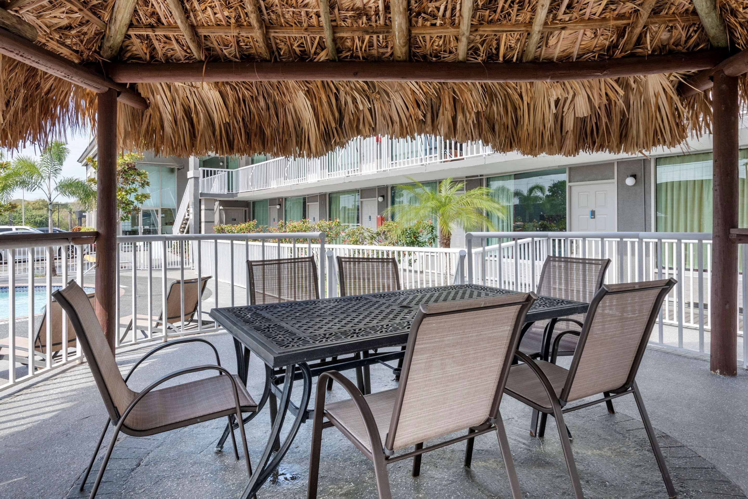 Rodeway Inn New Port Richey Zewnętrze zdjęcie